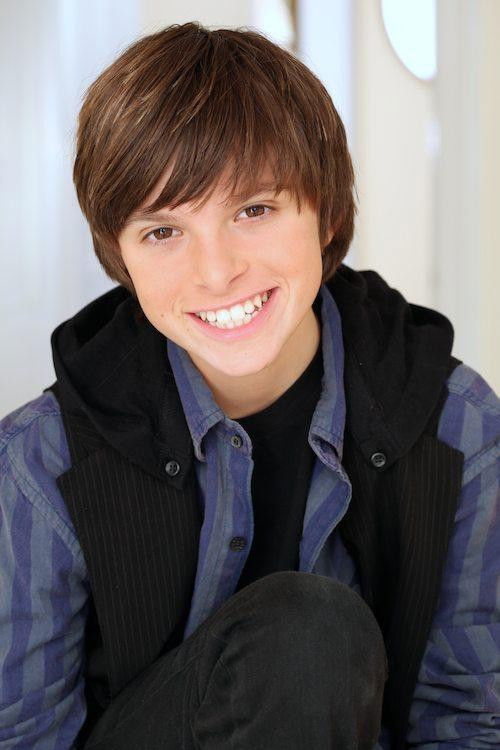 Daniel Henri Luttway as Alan Smithee