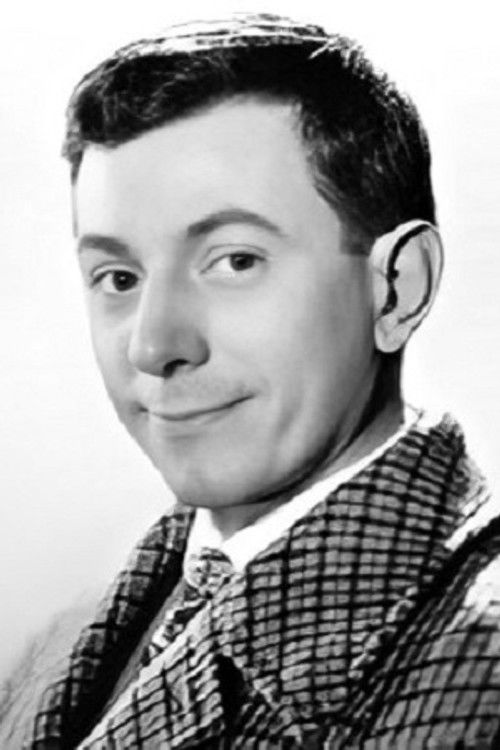 Jacques Duby as Julien