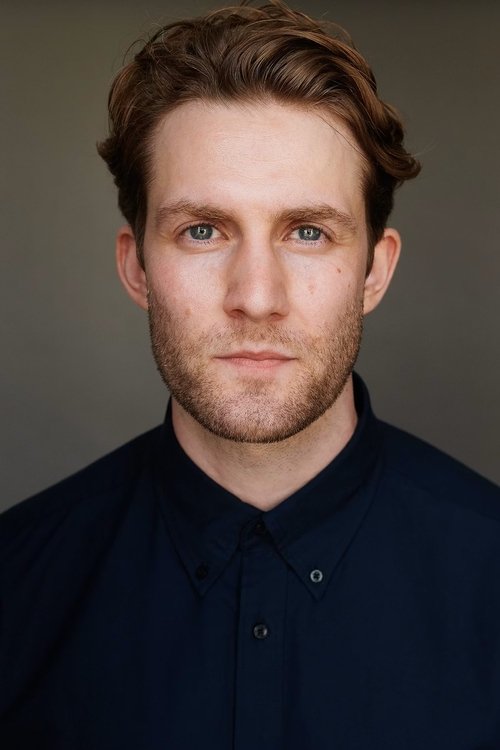 Julian Bloedorn as Laurenz Behringer