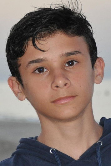 Simone Dell'Anna as Toni