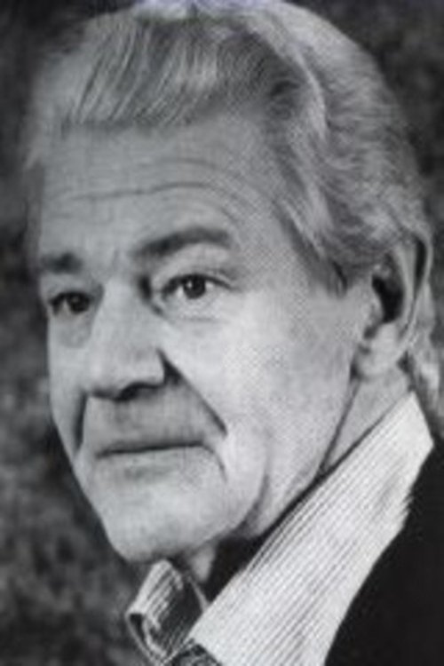 Roland Hewgill as Fred Budgell