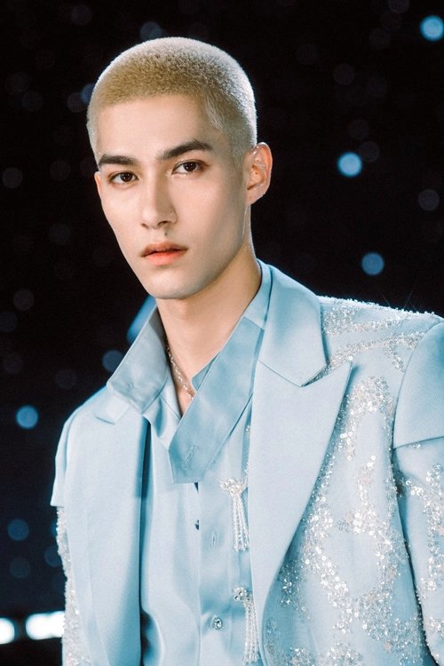 Mika Hashizume as Self