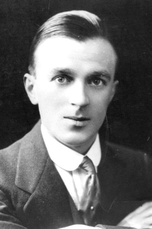 Nelson Keys as Hank Ruck