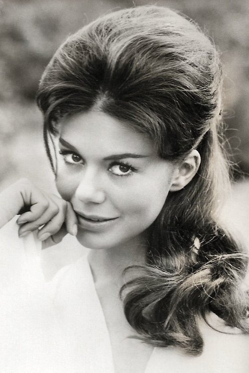 Giorgia Moll as Maria