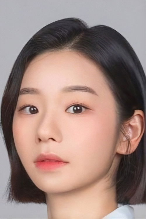 Park Ha Eun as Hong Min-ju