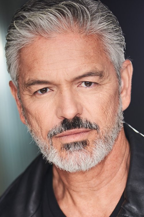 Alejandro De Hoyos as Brazilian