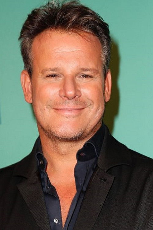 Leco van Zadelhoff as Self - Co-Host / Jury