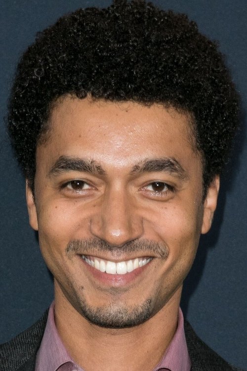 Shawn Carter Peterson as Scott