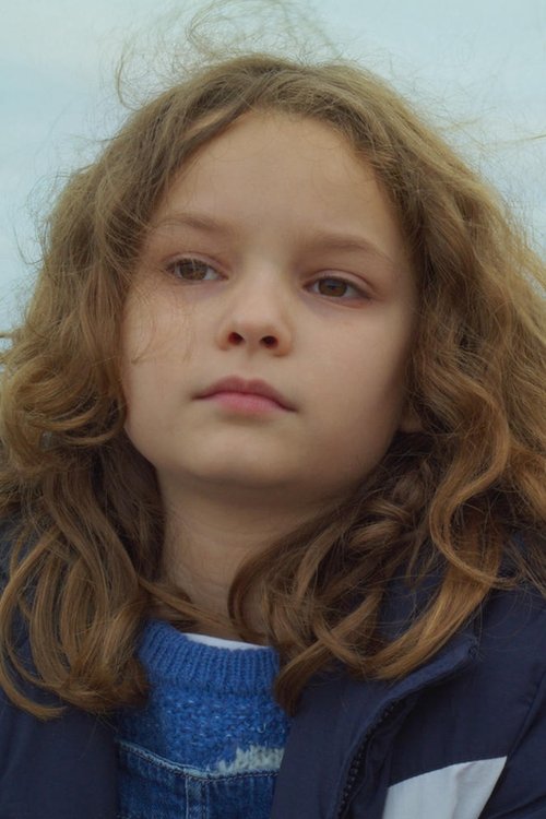 Joséphine Sanz as Nelly