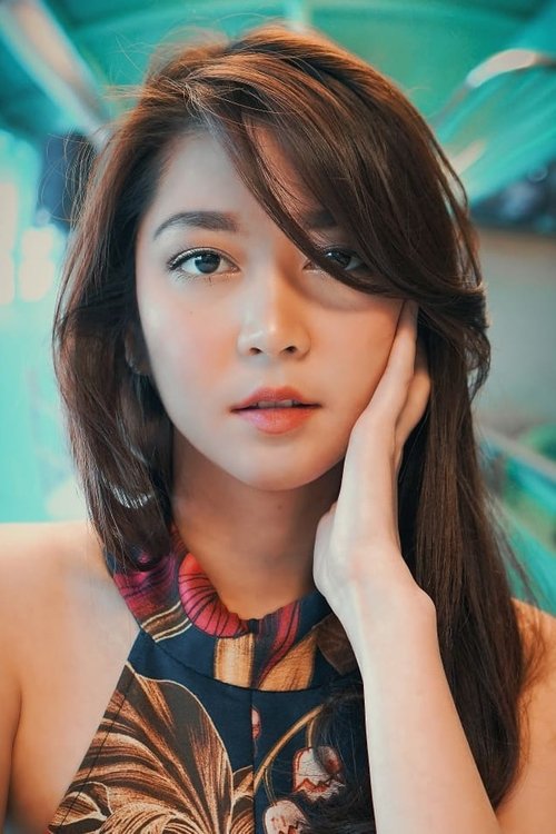 Jessica Veranda Tanumihardja as Ade