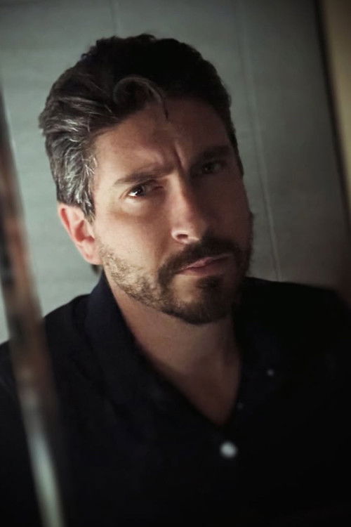 Enrico Vaioli as Mr. Kyn