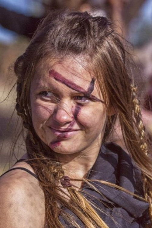 Sanne Johnson Lund as Carrie