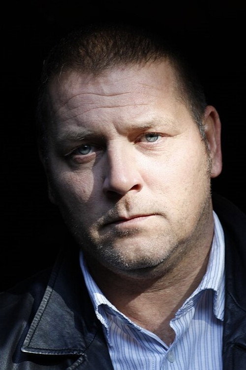 Michael Jäger as Matthias Kruse