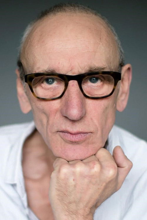 Gordon Spooner as Philip Collins