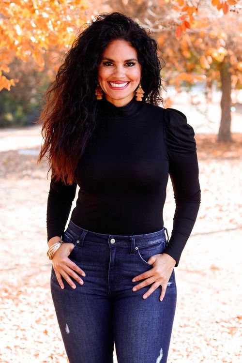 Nikki Jones Curtis as Agent Rivera