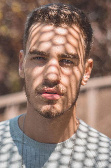 Leonardo Martins as Lucas Silva