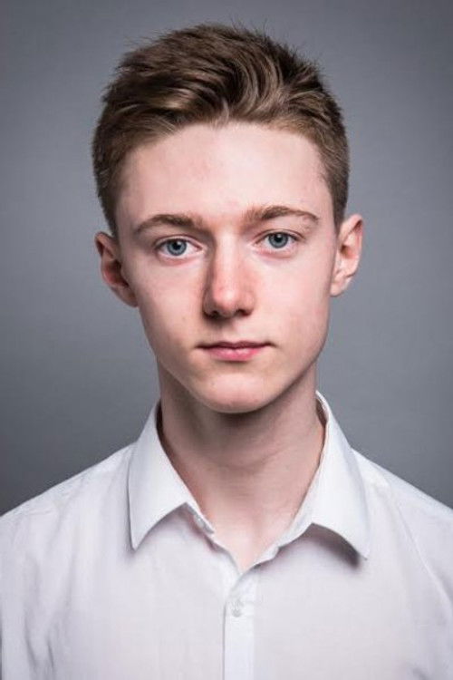 Kyle Fitzpatrick as Ian