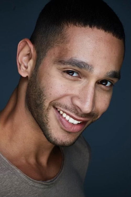 Sergio Acevedo as Leo