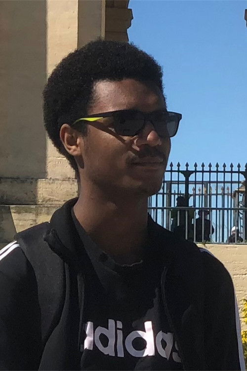 Quievilly Moreira as Quiev