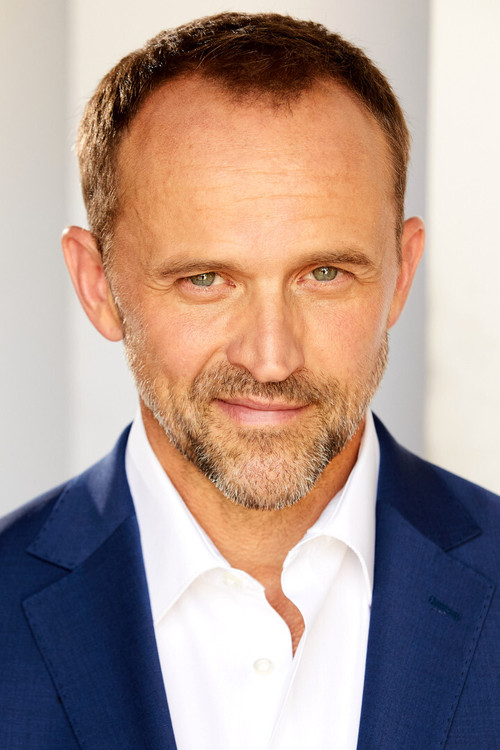 Cory Tucker as Detective Logan