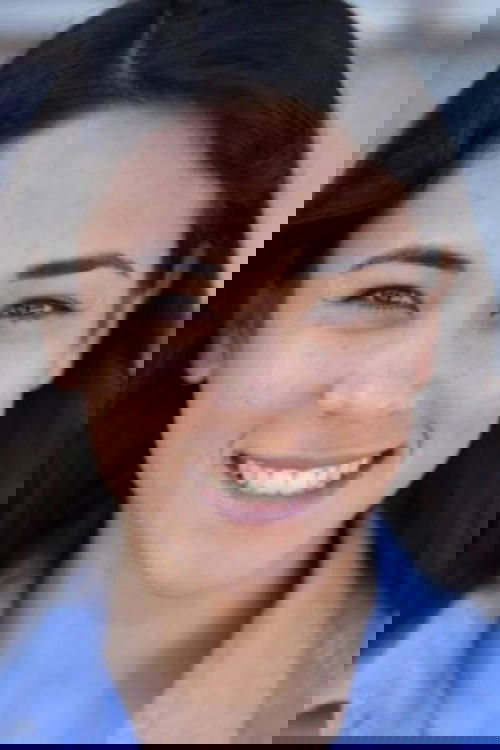 Mayumi Roller as Amelia