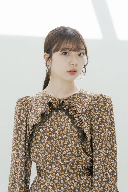 Yuki Shima as Hitomi