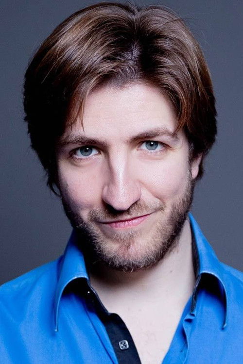 Arthur Hennes as Musicien