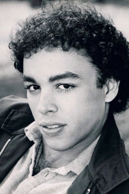 Marcelino Sánchez as Man in Green Apron