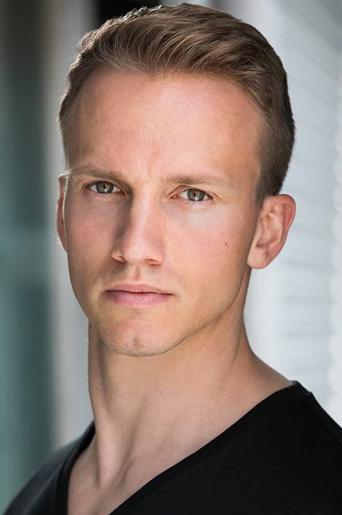 Andrei Lenart as Vlad Petrovic