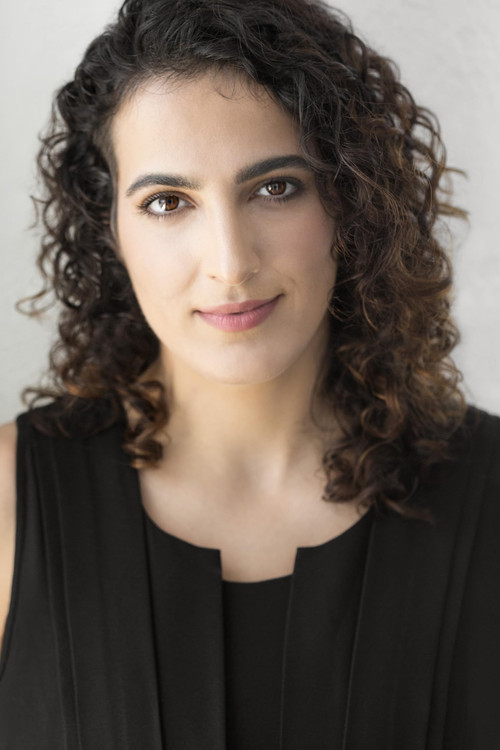 Allegra Clark as Mia (voice)