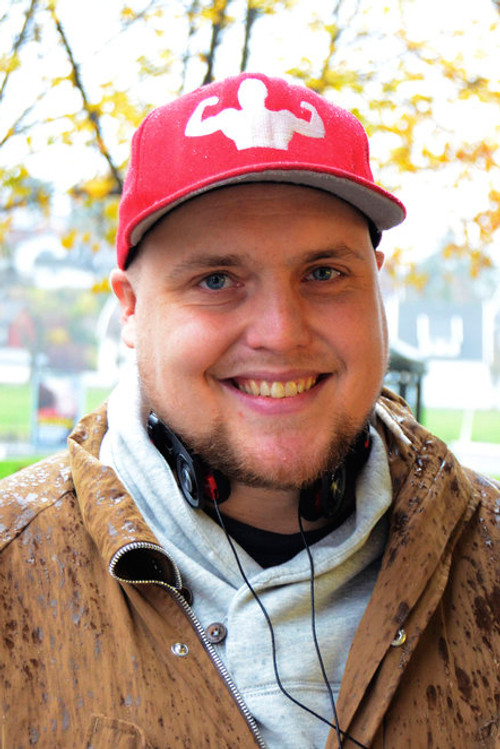 Stian Thorbjørnsen as Toller 1