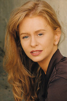 Daisy Tormé as Dee Dee