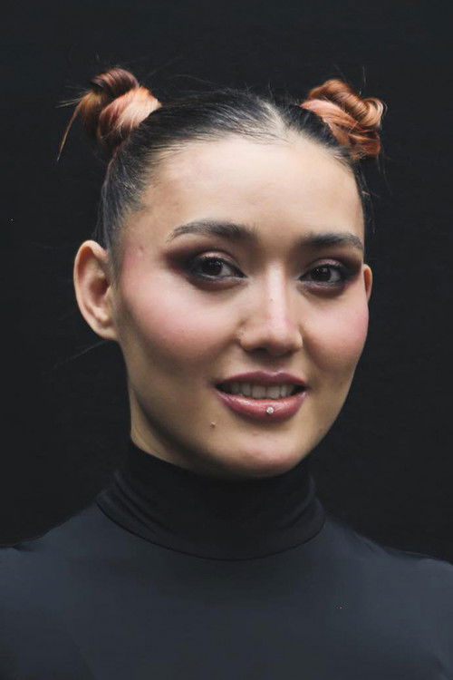 Guzalnur Uchqun as Dilber