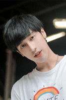 Non Kitsakorn Kiatsuranont as Pee