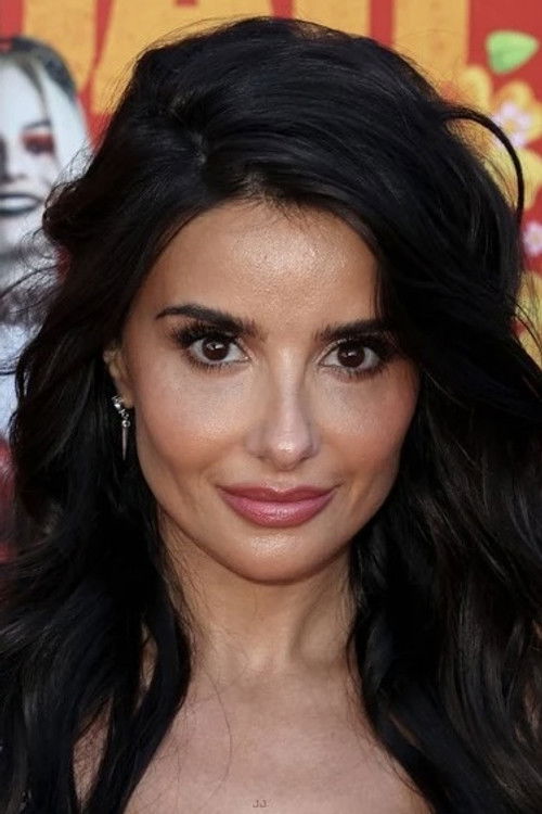 Mikaela Hoover as Annie