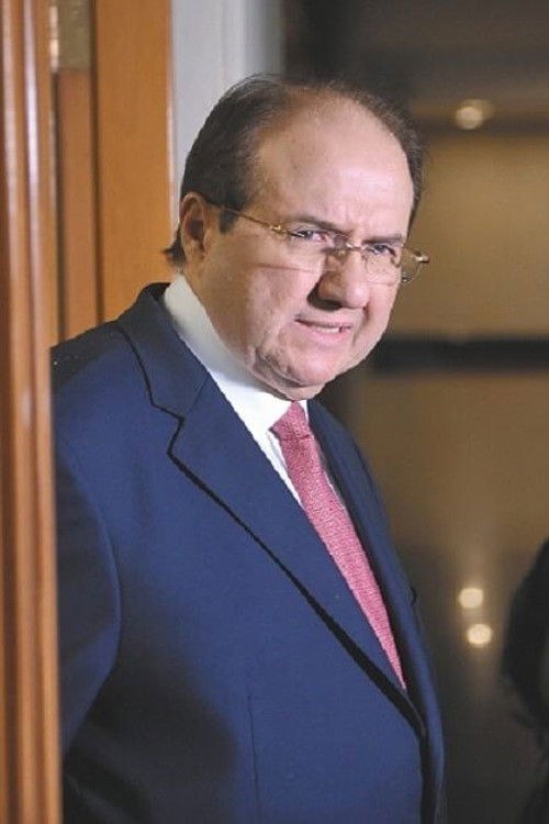 José Leonidas Bustos Martínez as Self