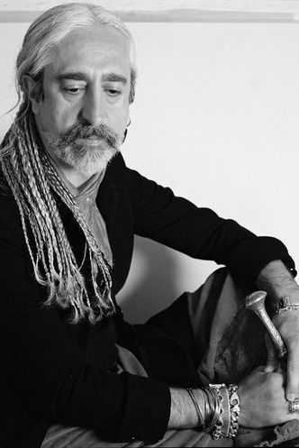 Vahé Berberian as Artzan