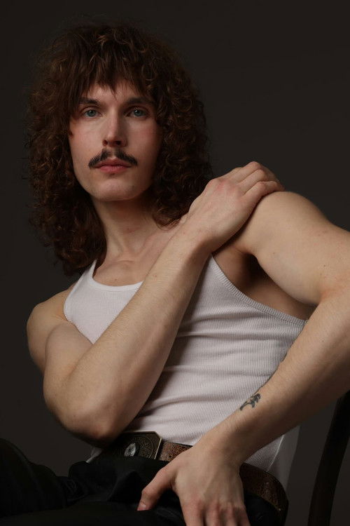 Jasper Vainio as Leo