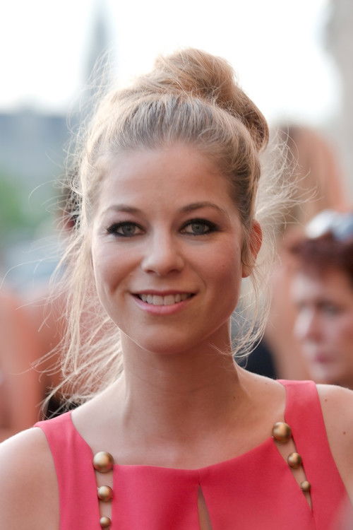 Hilde Dalik as Claudia