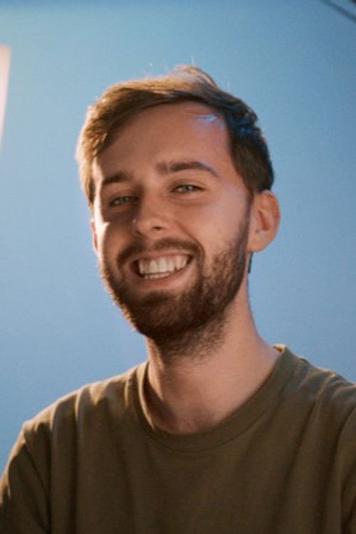 Daniel Robinson as Jesse Cunningham