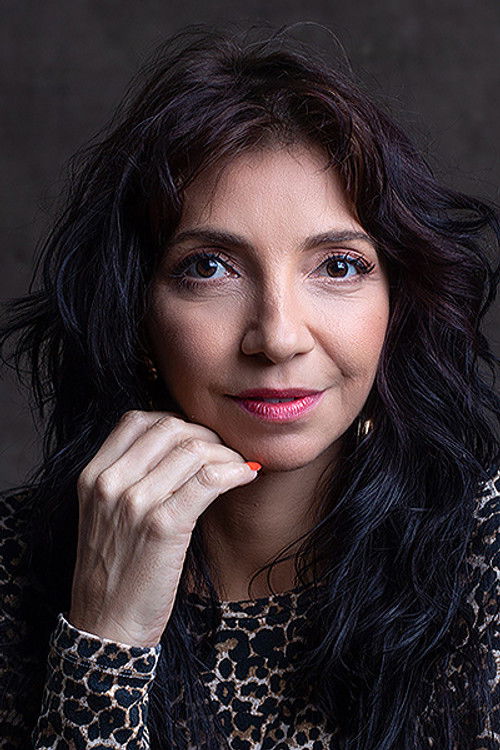 Alessandra Colasanti as Bailarina de Vermelho