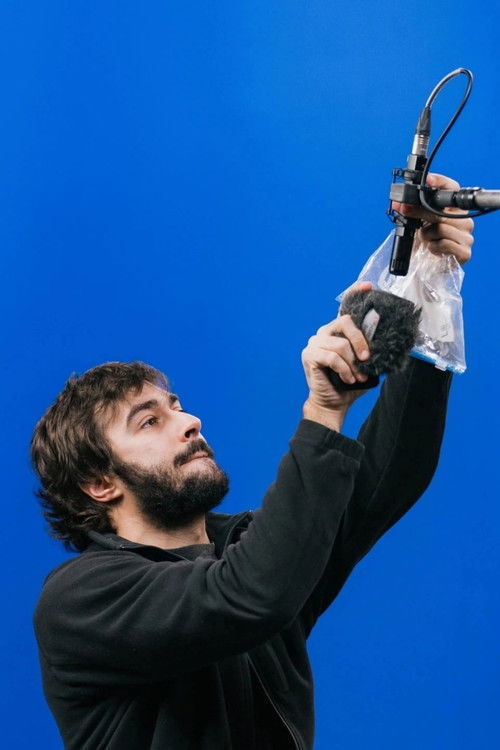 Fábio Baltar as Yuri