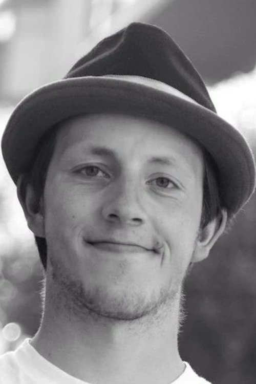 Alex Molenaar as Pim Versteeg