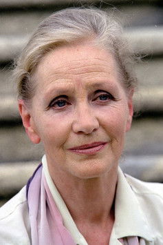 Anna Milewska as Julia Złotopolska