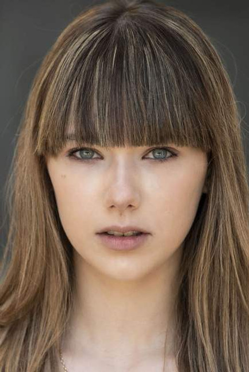 Greta Gasbarri as Mia