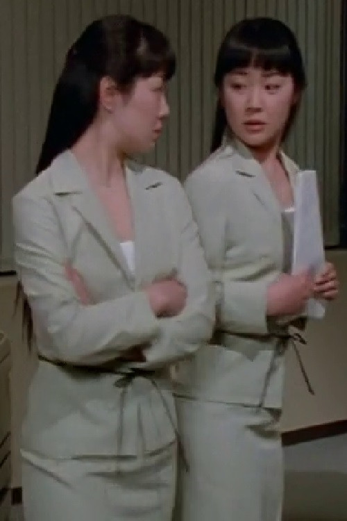 Akiyo Tomita as Twin in heaven