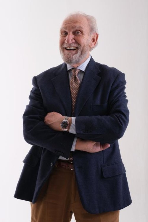 Bruno Noris as Police Commissioner (uncredited)