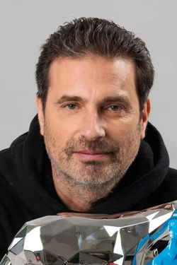 Richard Orlinski as Self