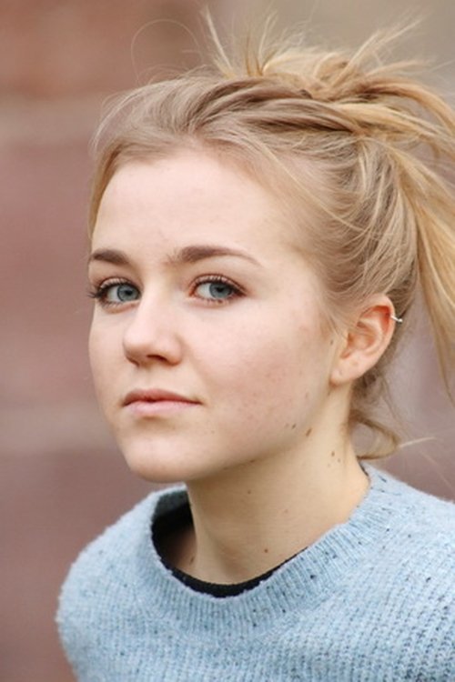 Jule-Marleen Schuck as Nelly Spieker