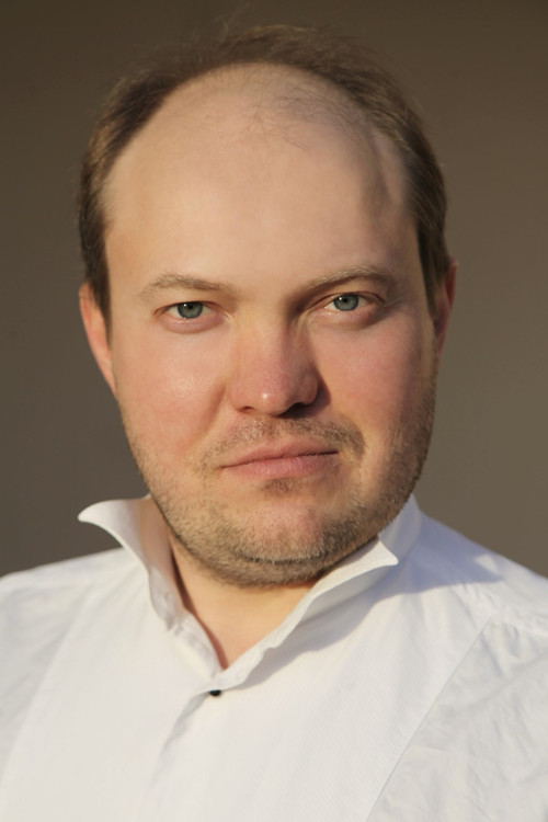 Dennis Good as Russian Taxi Driver (voice)